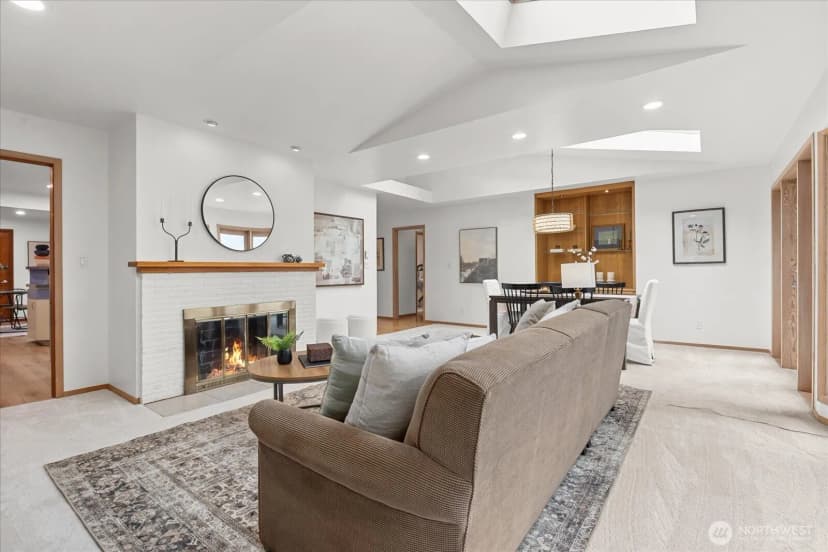 Property photo for 11904 Lakeside Avenue Ne, Seattle photo 10