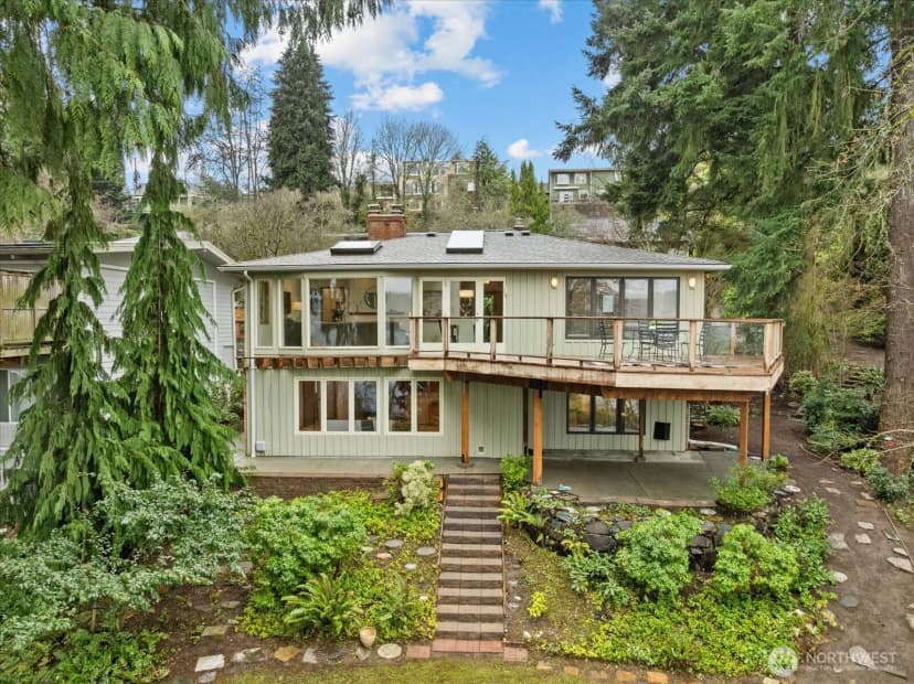 Property photo for 11904 Lakeside Avenue Ne, Seattle photo 31