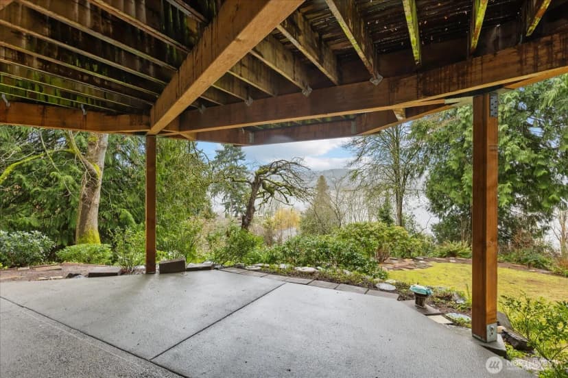 Property photo for 11904 Lakeside Avenue Ne, Seattle photo 35