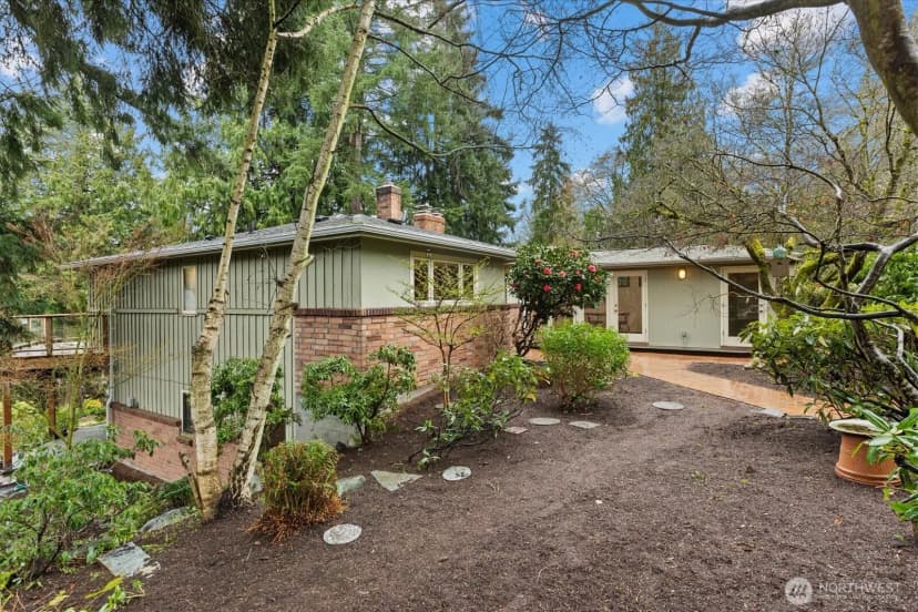 Property photo for 11904 Lakeside Avenue Ne, Seattle photo 33