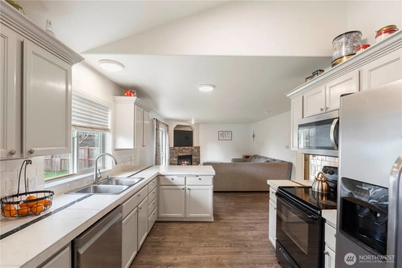 Property photo for 16541 Rainier View Drive Se, Yelm photo 11