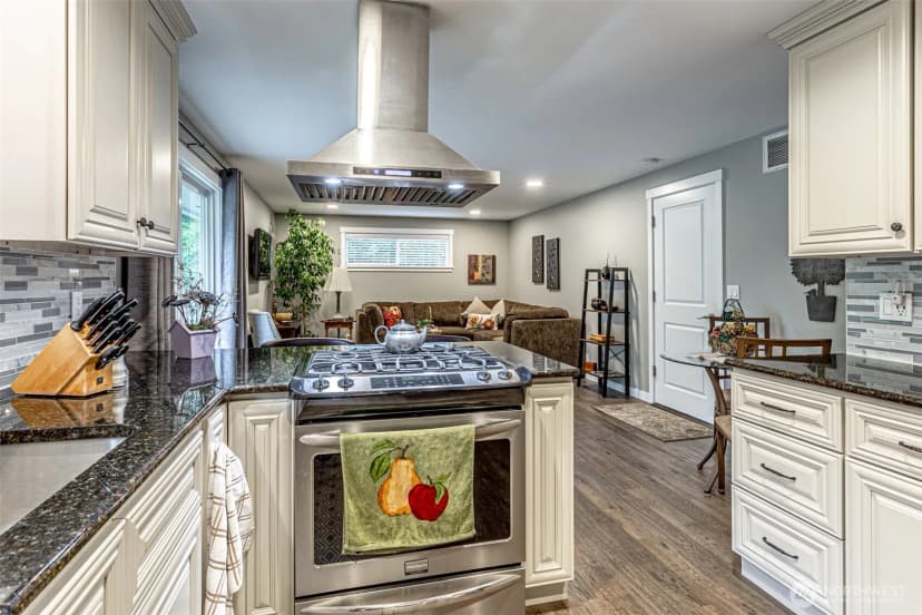 Property photo for 3614 West Tapps Drive E, Lake Tapps photo 10
