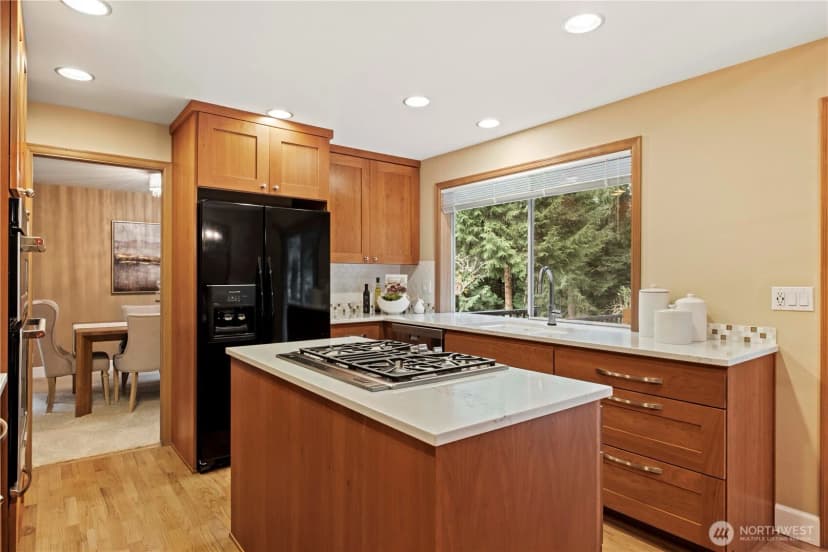 Property photo for 24229 Ne 7th Place, Sammamish photo 8