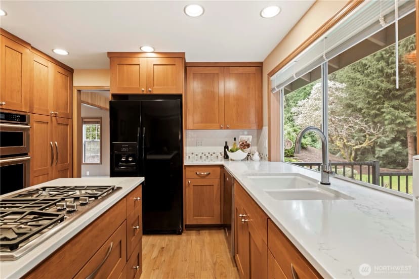 Property photo for 24229 Ne 7th Place, Sammamish photo 10