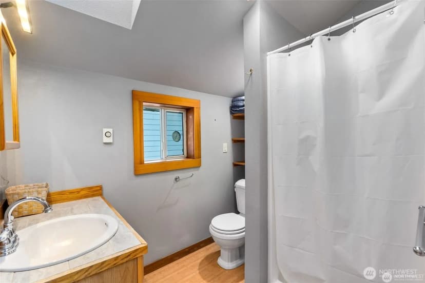 Property photo for 1333 East Bay Drive Ne, Olympia photo 36