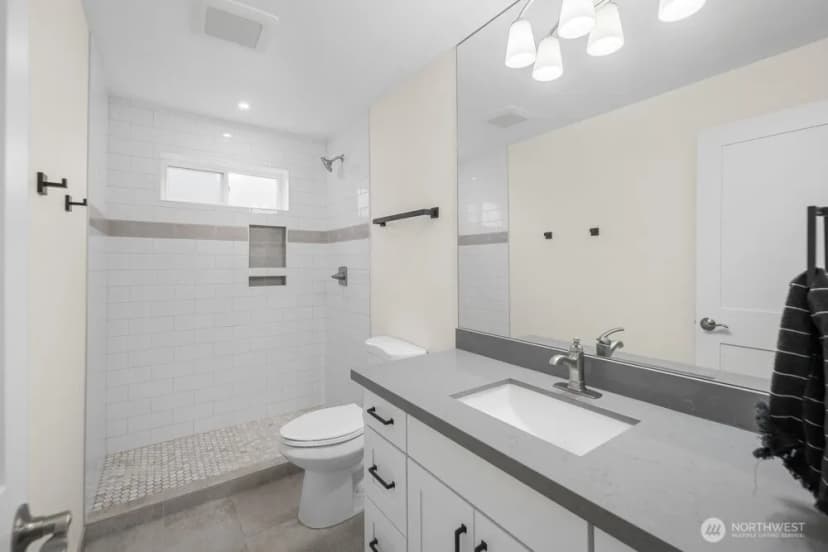 Property photo for 712 Alder Street, Edmonds photo 32