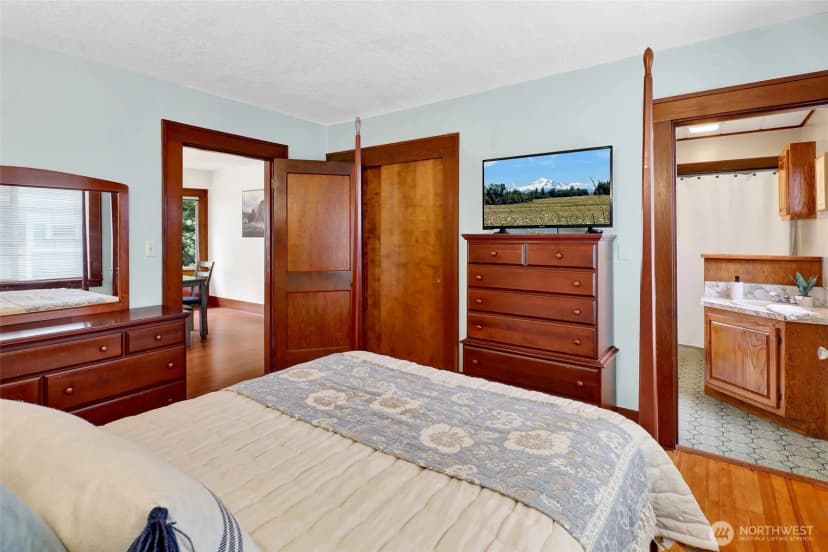 Property photo for 1218 Front Street, Lynden photo 13