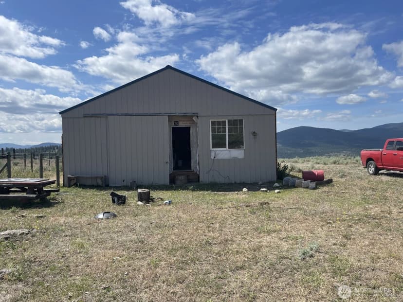 Property photo for 16 Breezy Lane, Tonasket photo 31