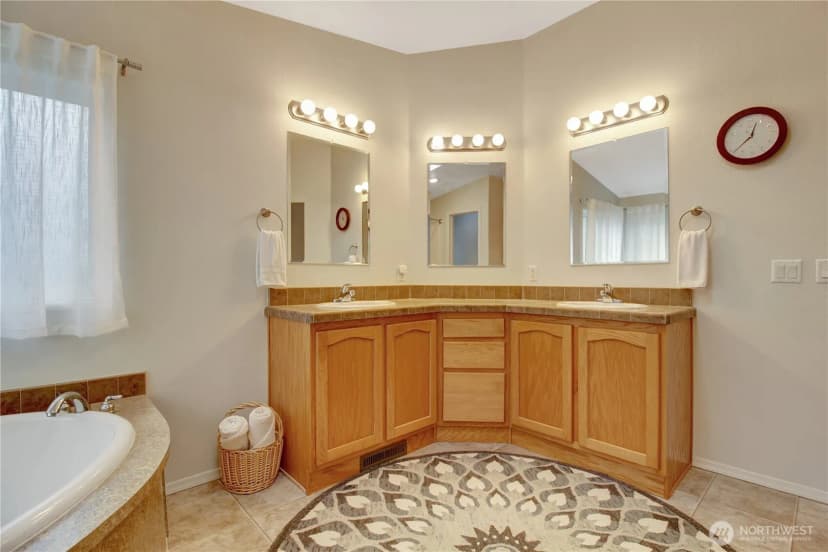 Property photo for 635 Mountain Loop Hwy, Darrington photo 19