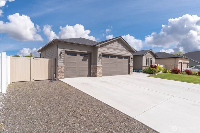 Property photo for 755 S Perry Avenue, East Wenatchee photo 37