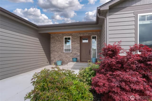 Property photo for 755 S Perry Avenue, East Wenatchee photo 2