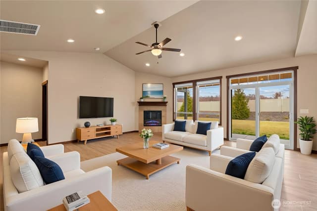 Property photo for 755 S Perry Avenue, East Wenatchee photo 3