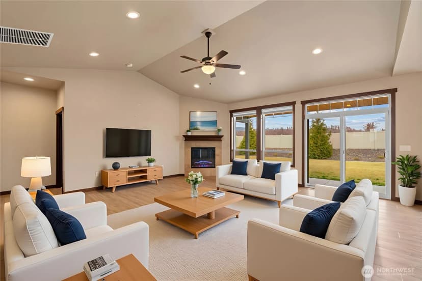 Property photo for 755 S Perry Avenue, East Wenatchee photo 3