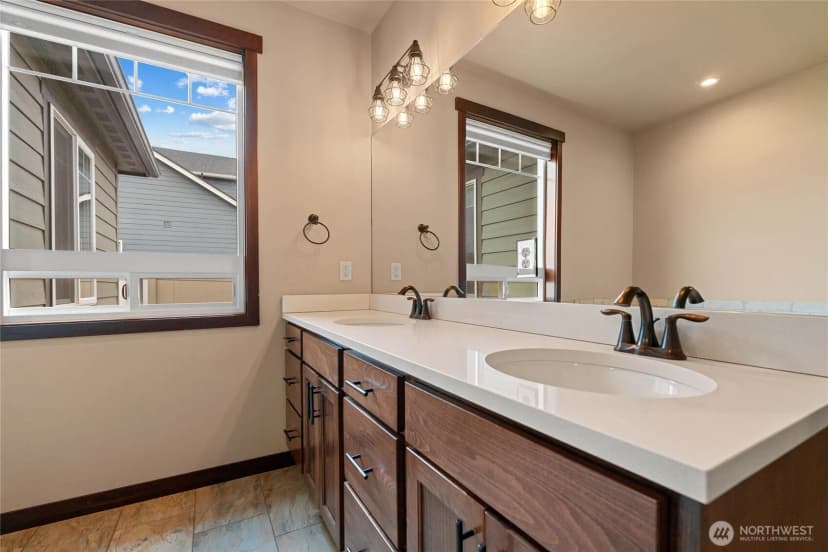 Property photo for 755 S Perry Avenue, East Wenatchee photo 21