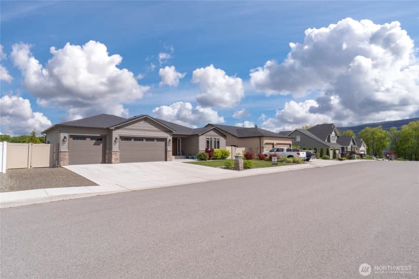 Property photo for 755 S Perry Avenue, East Wenatchee photo 36