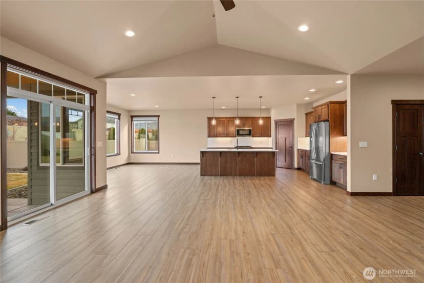 Property photo for 755 S Perry Avenue, East Wenatchee photo 6