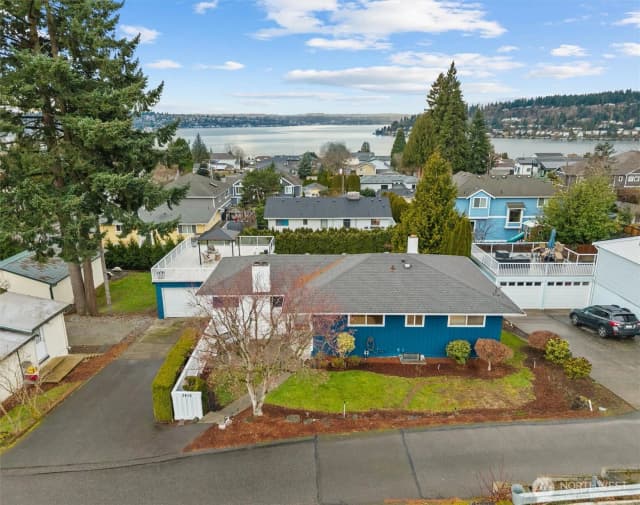 Property photo for 3415 N Garden Avenue, Renton photo 2