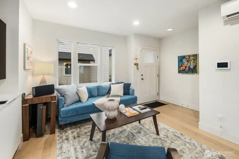 Property photo for 2211 17th Avenue S, Seattle photo 6