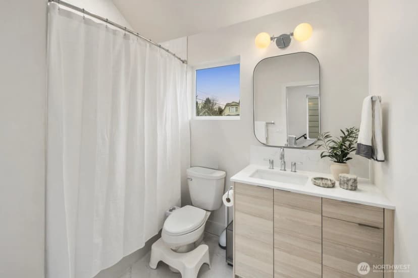 Property photo for 2211 17th Avenue S, Seattle photo 20