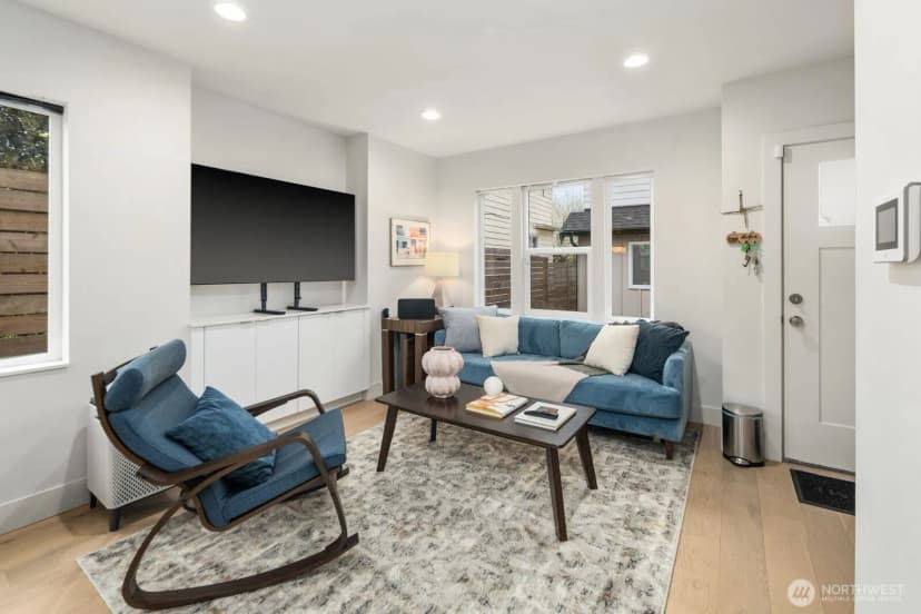 Property photo for 2211 17th Avenue S, Seattle photo 4