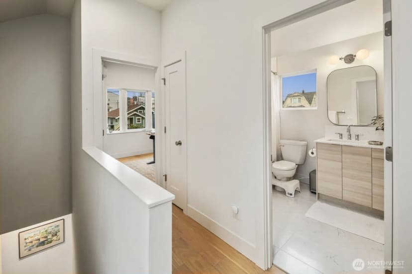 Property photo for 2211 17th Avenue S, Seattle photo 14