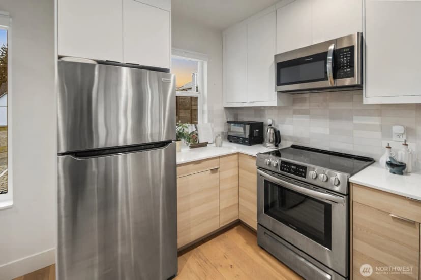 Property photo for 2211 17th Avenue S, Seattle photo 12