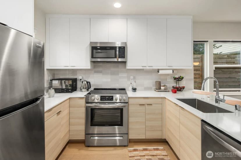 Property photo for 2211 17th Avenue S, Seattle photo 11
