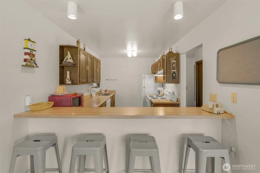 Property photo for 210 26th Street Nw #207-8, Long Beach photo 7
