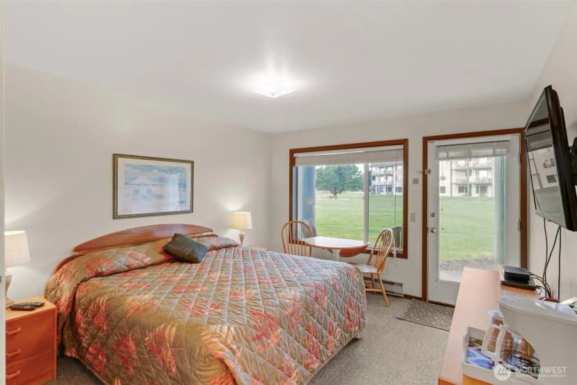 Property photo for 210 26th Street Nw #207-8, Long Beach photo 19