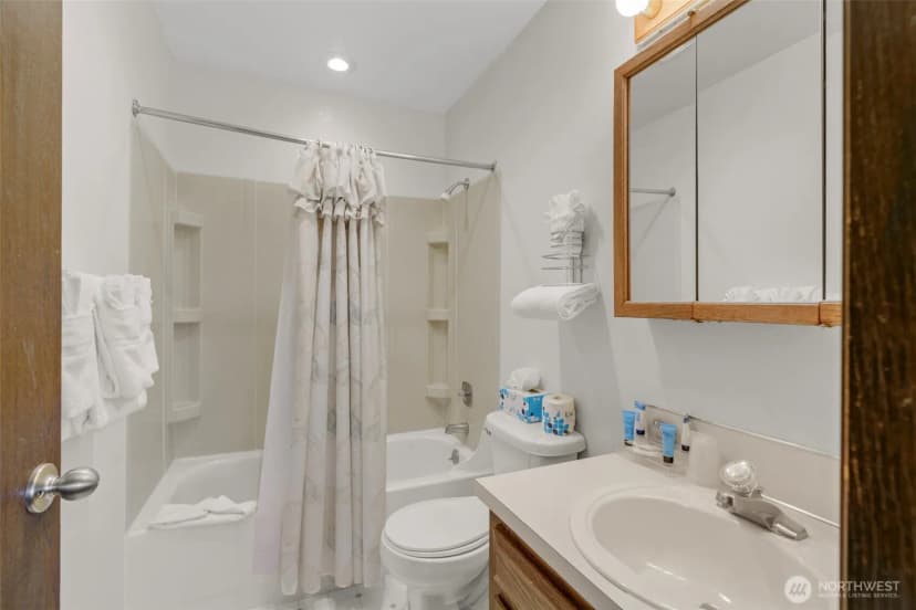 Property photo for 210 26th Street Nw #207-8, Long Beach photo 15