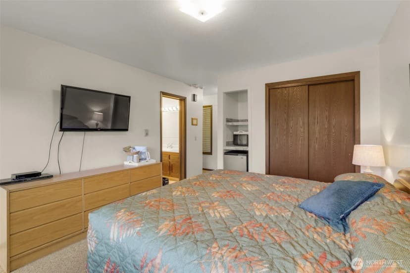 Property photo for 210 26th Street Nw #207-8, Long Beach photo 20