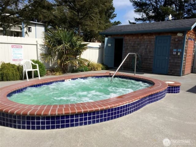 Property photo for 210 26th Street Nw #207-8, Long Beach photo 4