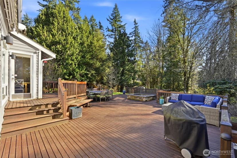 Property photo for 9604 215th Avenue Ne, Redmond photo 31