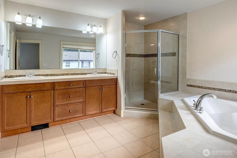 Property photo for 1628 154th Avenue Se, Bellevue photo 22