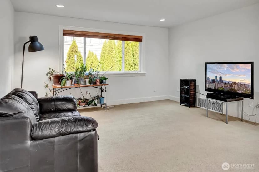 Property photo for 1628 154th Avenue Se, Bellevue photo 19