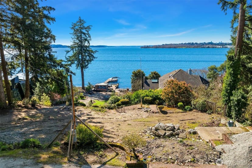 Property photo for 7615 Ne Champagne Point Place, Kirkland photo 17