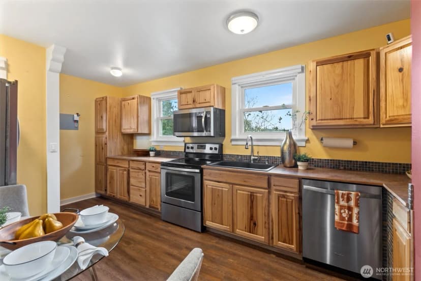 Property photo for 21522 92nd Avenue W, Edmonds photo 16