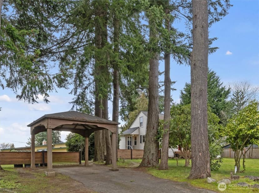 Property photo for 21522 92nd Avenue W, Edmonds photo 2