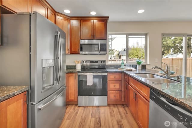 Property photo for 619 E 57th Street Ct, Tacoma photo 4