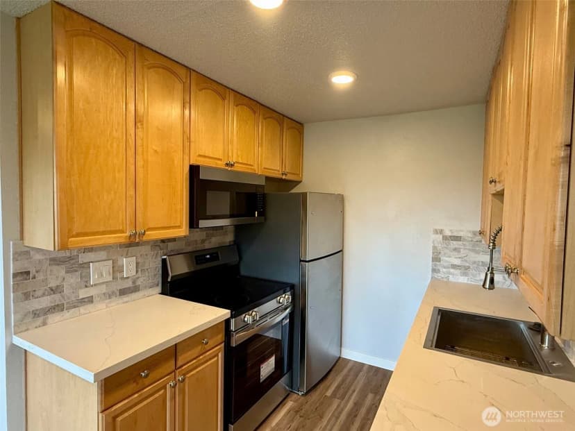 Property photo for 9623 S 248th #b11, Kent photo 5