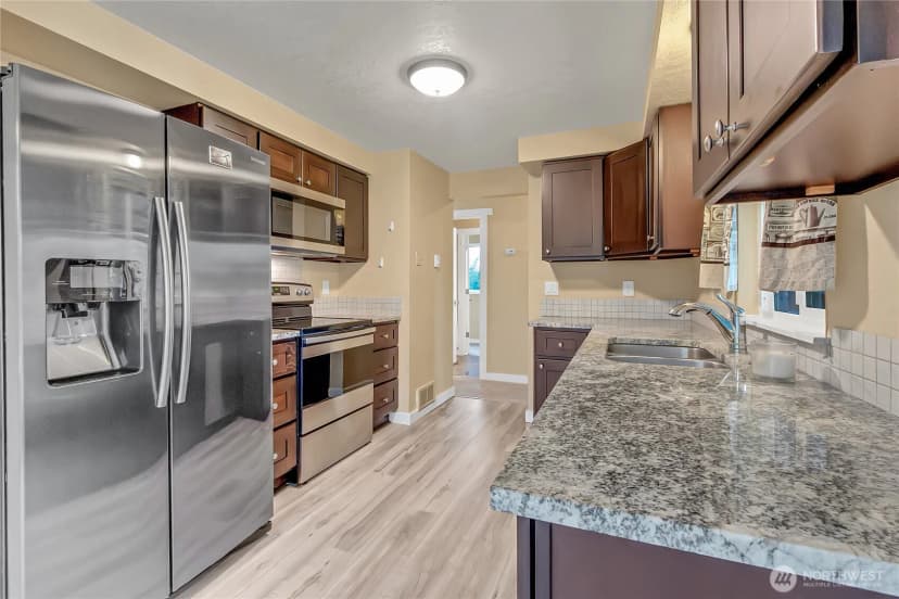 Property photo for 9310 Pinedrop Drive Se, Olympia photo 6