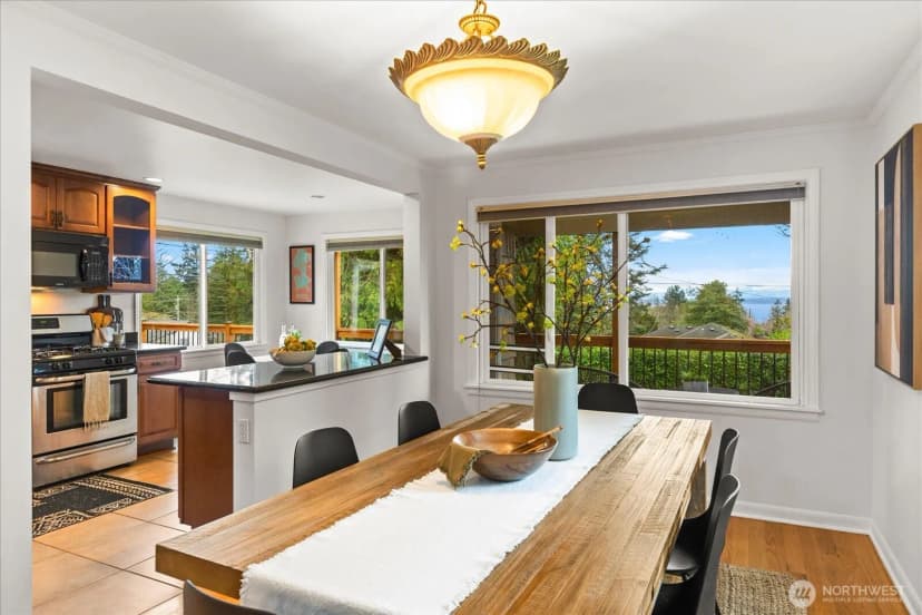 Property photo for 11513 Palatine Avenue N, Seattle photo 6