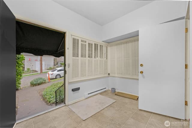 Property photo for 708 Warren Avenue N, Seattle photo 4