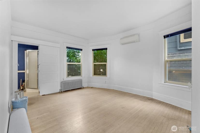 Property photo for 708 Warren Avenue N, Seattle photo 11