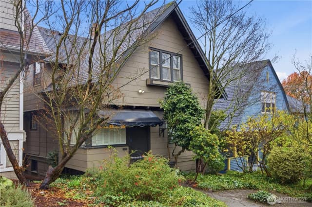Property photo for 708 Warren Avenue N, Seattle photo 3