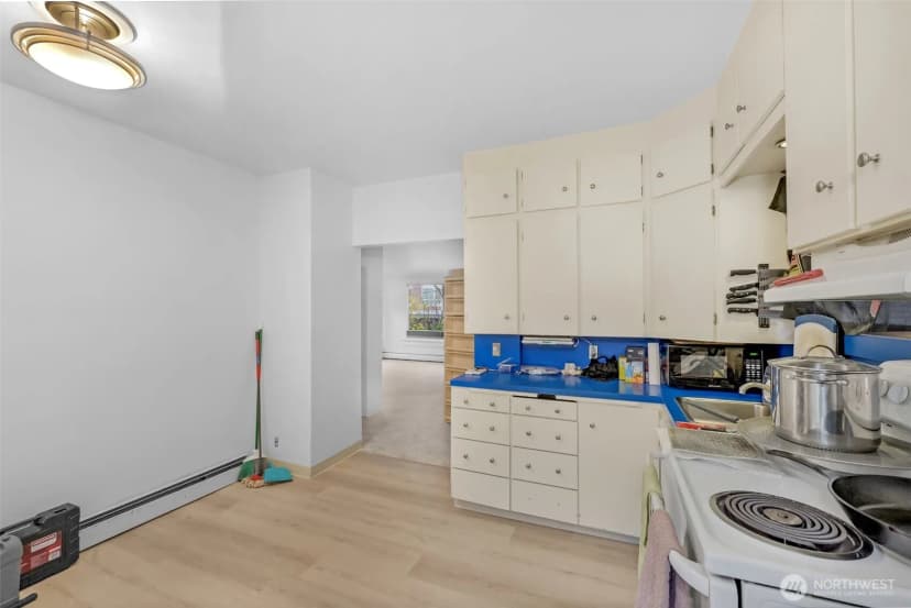 Property photo for 708 Warren Avenue N, Seattle photo 10