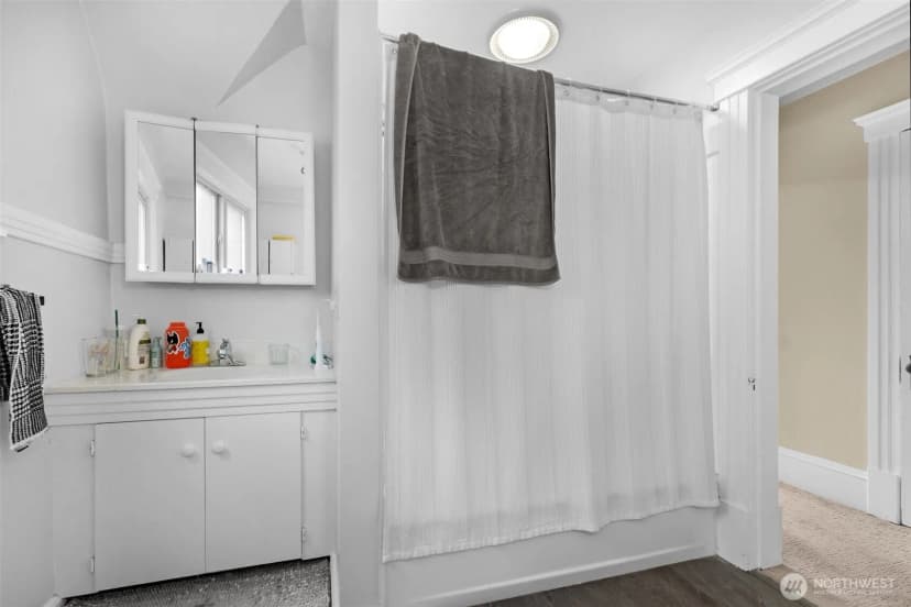 Property photo for 708 Warren Avenue N, Seattle photo 28