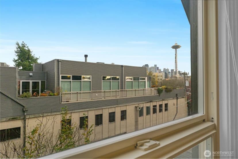 Property photo for 708 Warren Avenue N, Seattle photo 32