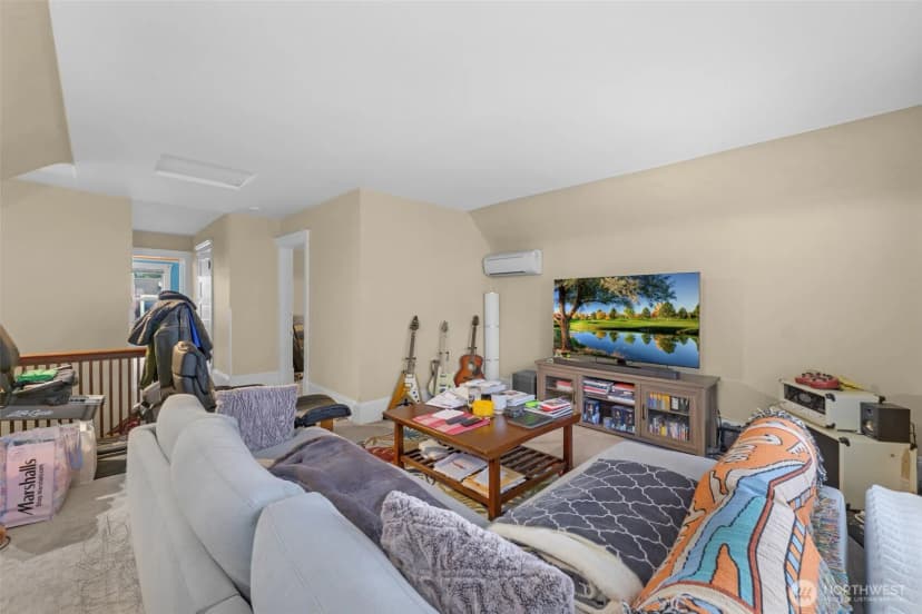 Property photo for 708 Warren Avenue N, Seattle photo 22