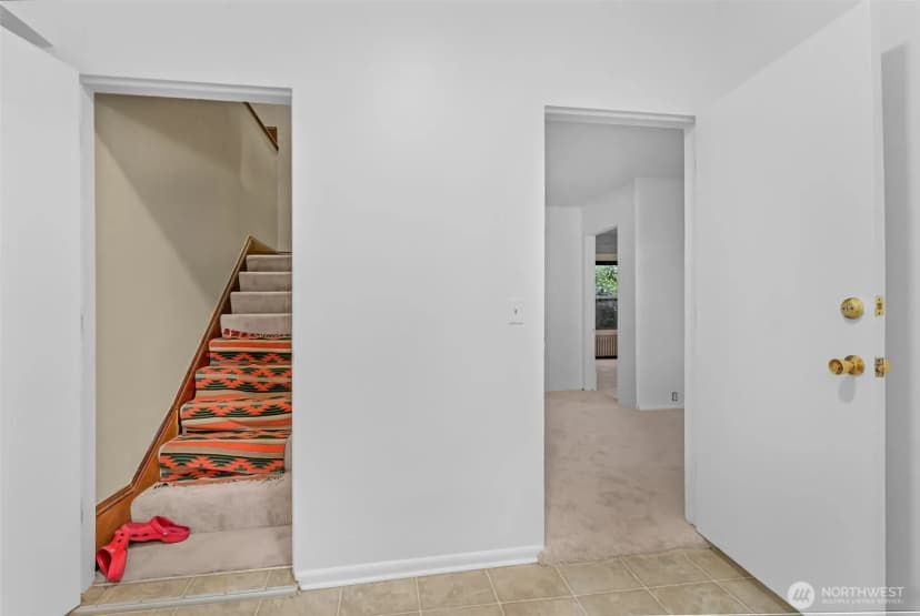 Property photo for 708 Warren Avenue N, Seattle photo 5